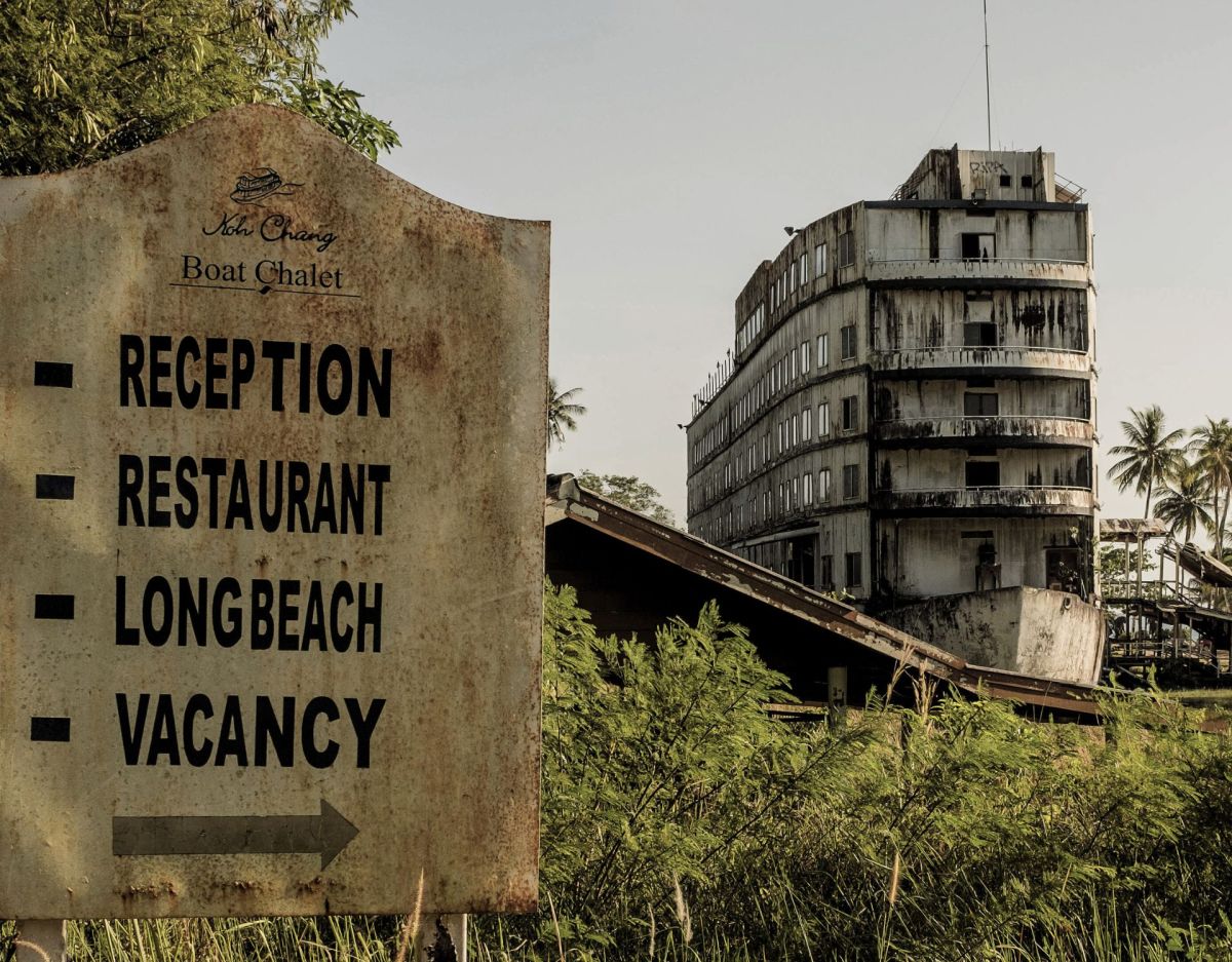 Lost Place: Die Geschichte hinter dem Geisterschiff in Thailand.