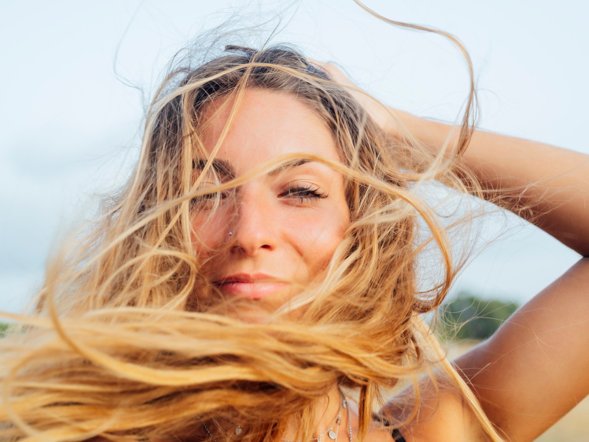 Silbershampoos fÃ¼r blonde Haare -.Frau mit blonden Haaren