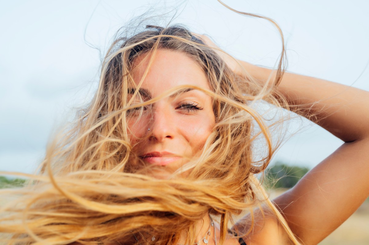 Silbershampoos fÃ¼r blonde Haare -.Frau mit blonden Haaren