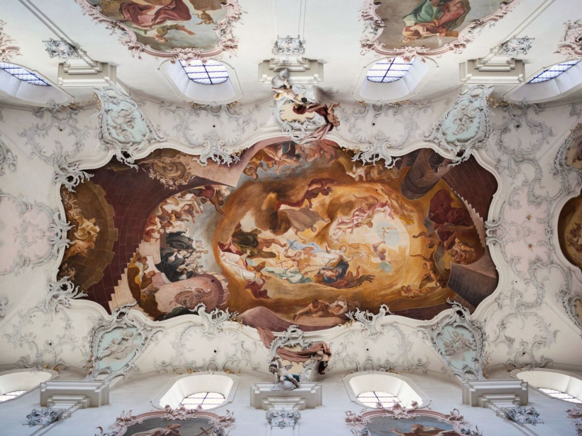 Wohntrend 2025: So artsy wird deine Wohnung mit Statement Ceilings