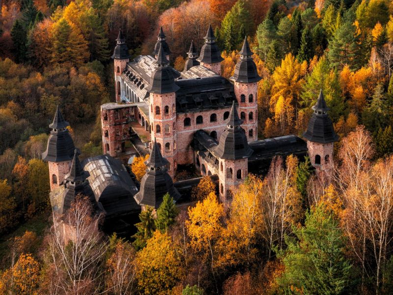 Lost Places: Die Geschichte hinter dem Schloss 