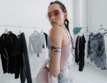 Wäsche Tricks von Putzmarie - Frau mit Kleidung
