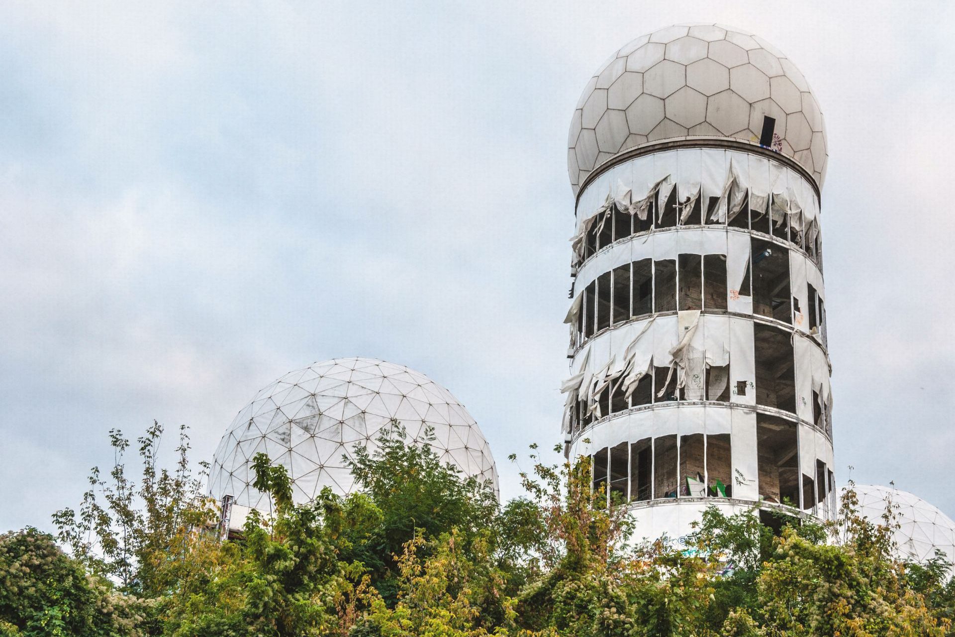 Die Geschichte hinter dem Teufelsberg in Berlin.