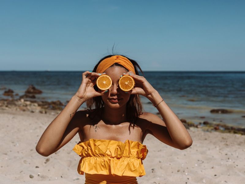 Orange Strand Frau Aperol Likör Sommer
