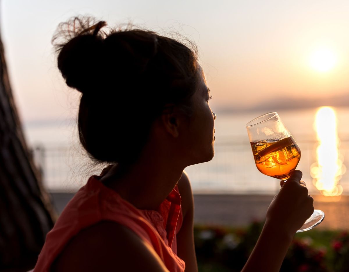 Frau Sonnenuntergang Aperol Cocktail