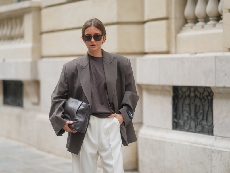 Frau in Blazer