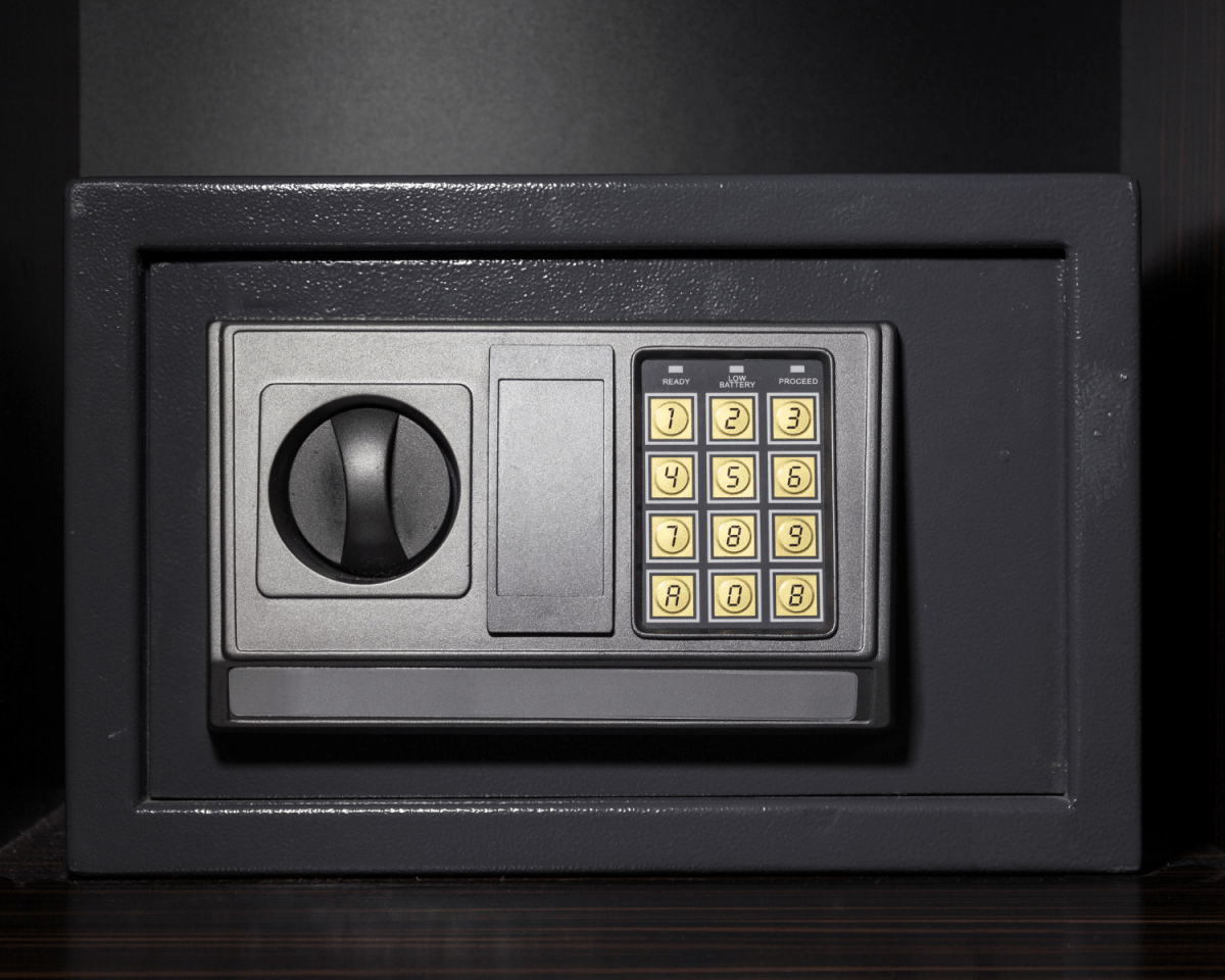 Hast du schonmal daran gedacht, einen Schuh in den Hotelsafe zu legen? Zugegeben: Klingt auch ungewöhnlich.