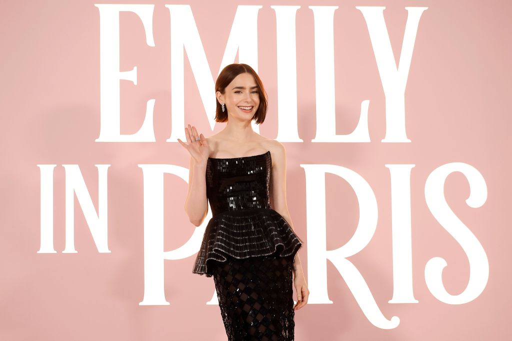 lilly collins emily in paris