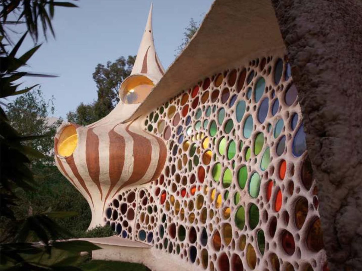 Dieses Haus hat keinen einzigen rechten Winkel: Die Geschichte des surrealen Fiebertraums