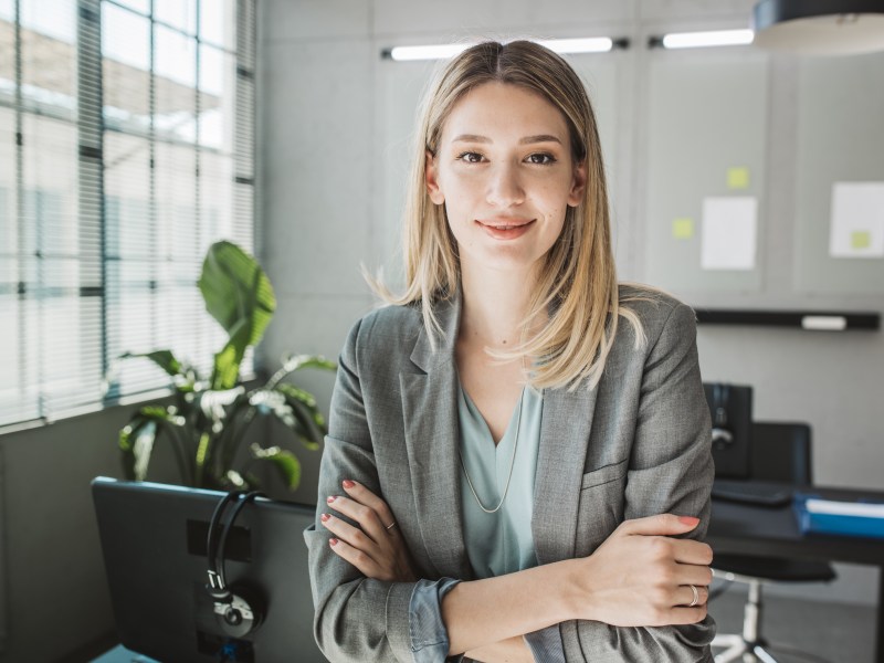 Die Tarifrunde ist entschieden – mit spürbaren Vorteilen für rund 2,5 Millionen Beschäftigte im öffentlichen Dienst. Die Details zu deinem Gehalt und Urlaub.