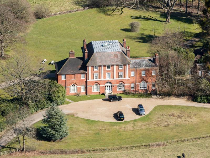 Forest Lodge: Das Anwesen im Windsor Great Park soll noch in diesem JAhr das neue Zuhause von Kate, William und ihren drei Kindern werden. So sieht es hier aus.