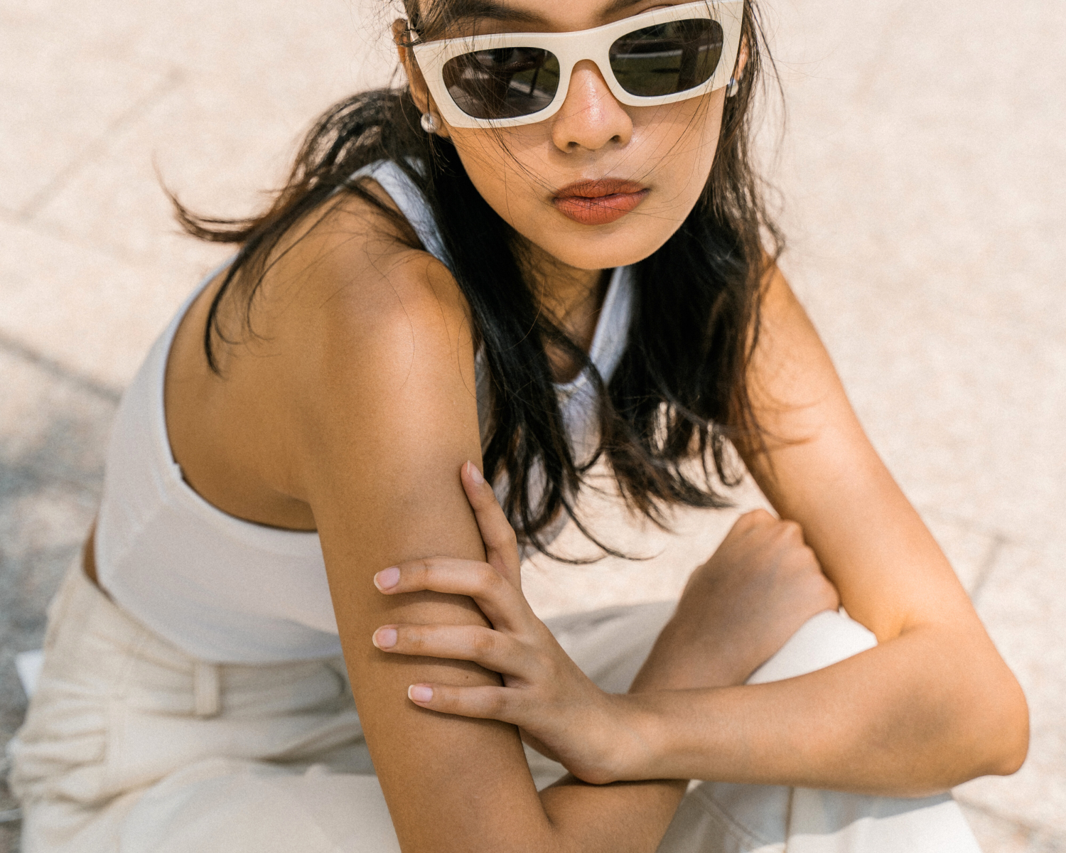 Frau mit Sonnenbrille