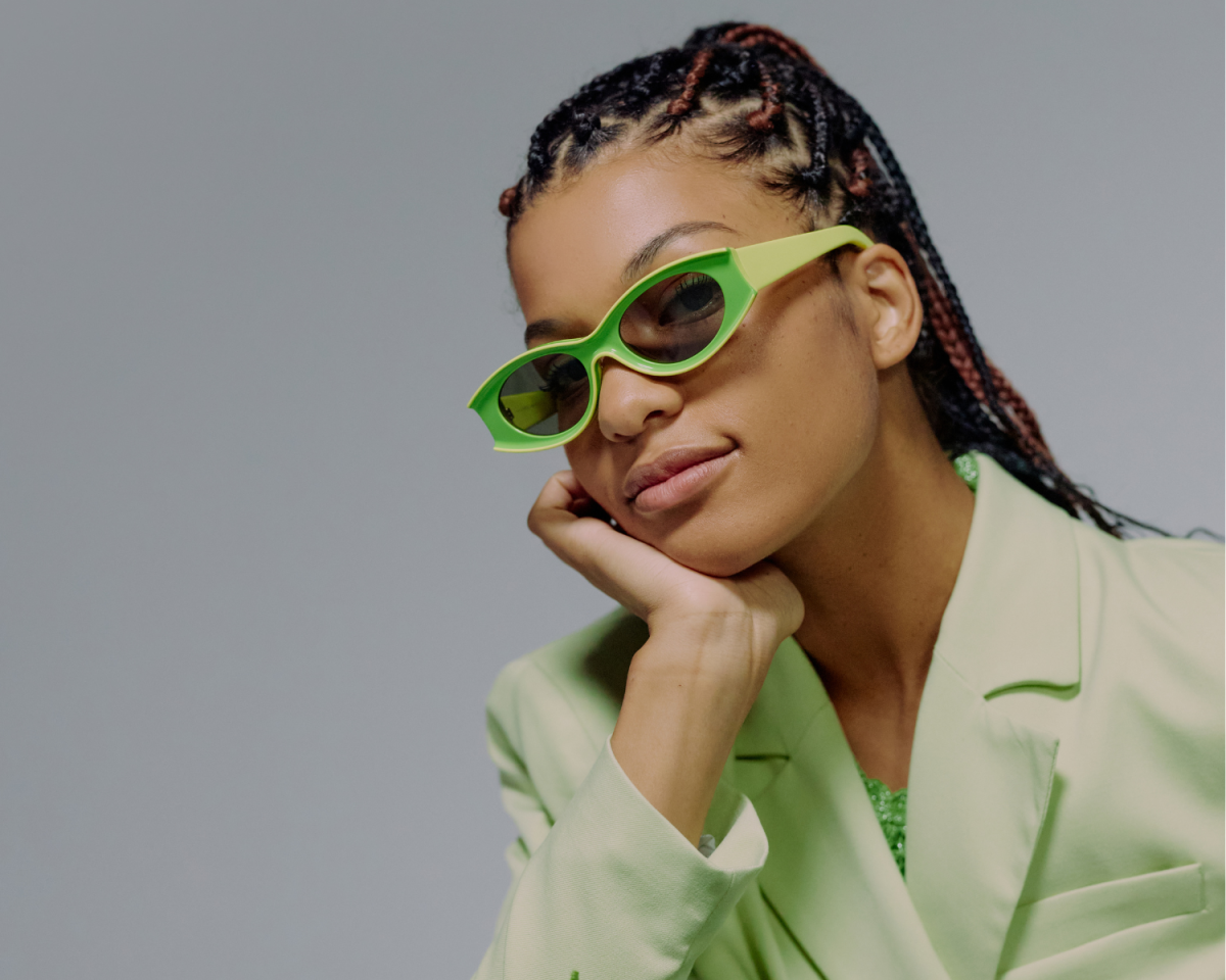 Frau mit Sonnenbrille