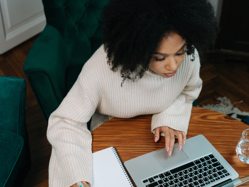 Urlaub vorbei – vergiss nicht, nach der Rückkehr auch dein Bankkonto zu checken.