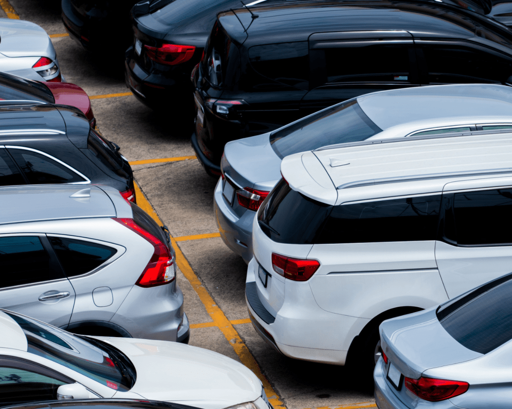 Versuche den Parkplatz so früh wie möglich zu buchen.
