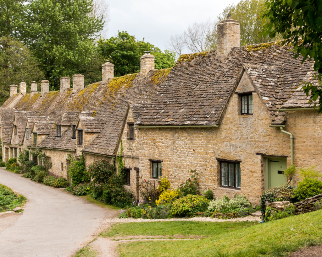 Bibury ist ein Dorf in der Grafschaft Gloucestershire in England.