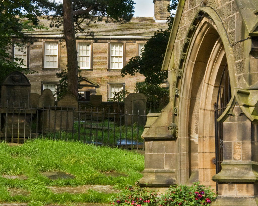 Haworth ist mehr als nur ein reizendes Dorf im Norden Englands – es ist auch die Heimat der Brontë-Schwestern.