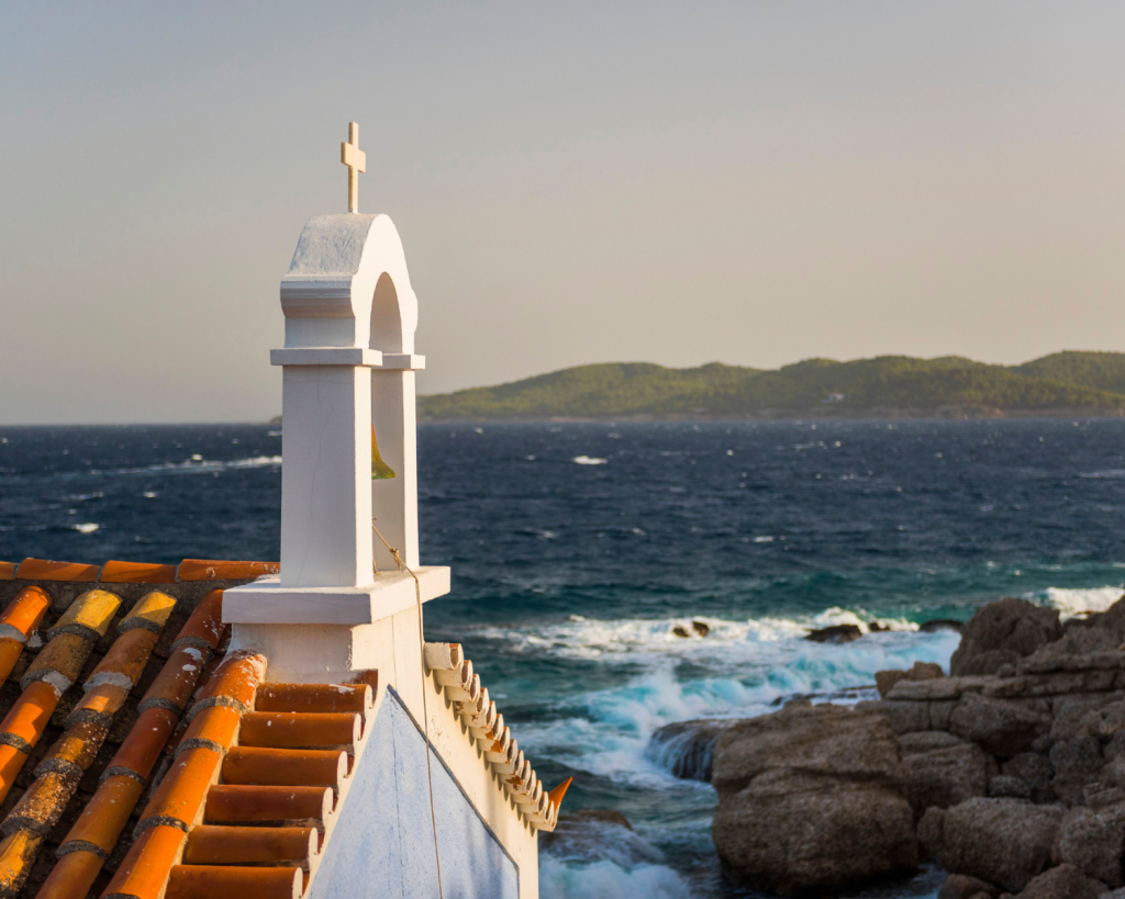 Spetses ist eine griechische Insel südlich der Halbinsel Argolis im Argolischen Golf und Teil der Inselgruppe Saronische Inseln. 