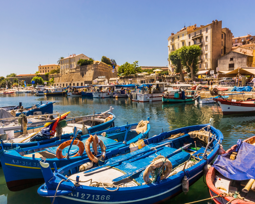 Ajaccio ist die Hauptstadt der französischen Mittelmeerinsel Korsika.