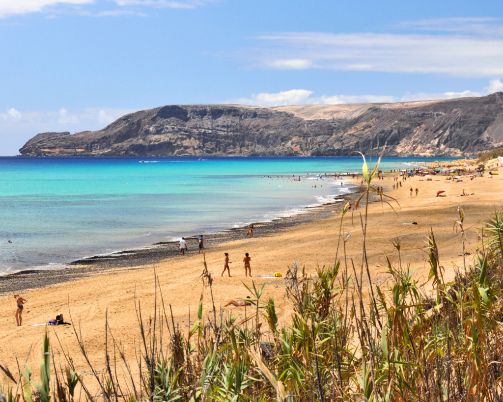 Porto Santo ist eine portugiesische Insel im Atlantik, die etwa 42 km nordöstlich von Madeira liegt und zur Inselgruppe Madeira gehört. 