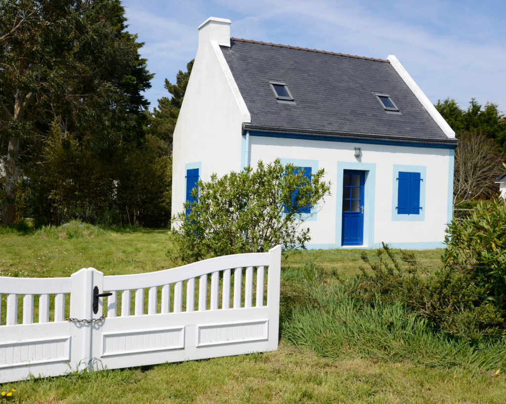 Du erreichst die Île de Groix von Lorient aus (45 Minuten Überfahrt) oder von Port Louis (während der Saison). 