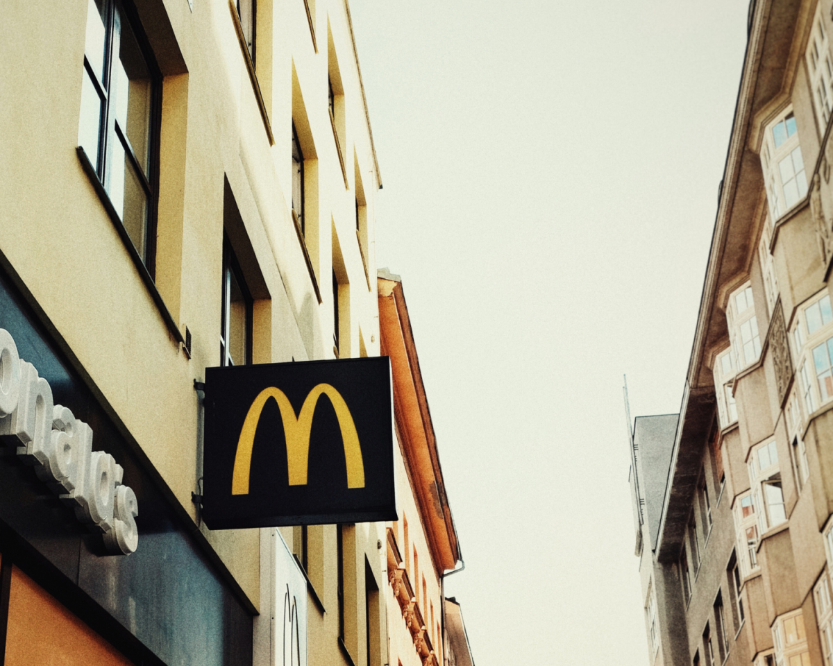 Geheimtipp Frankreich: Dieser McDonald’s ähnelt einem „elsässisches Märchenhaus“ – und befindet sich mitten in Paris!