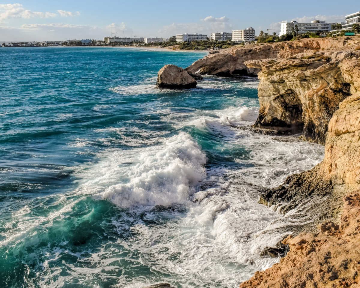 Du suchst eine Alternative zu den Kanaren? Wie wäre des dann mit Zypern?
