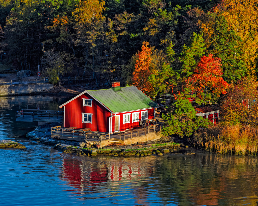 Ruissalo ist über eine Brücke mit dem Festland verbunden und gehört zu den grösseren Inseln der Turkuer Schären.