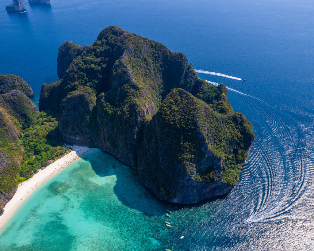Thailand: Ko Phi Phi Leh ist eine Insel der Phi-Phi-Inselgruppe in der Andamanensee.