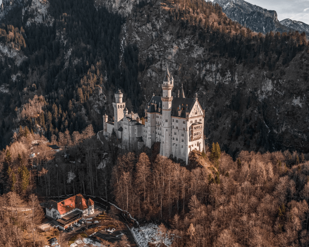 Deutschlands Märchenschloss: Schloss Neuschwanstein ist ein Baudenkmal in der bayerischen Gemeinde Schwangau.