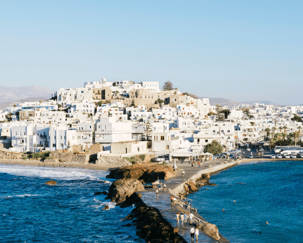 Naxos ist eine griechische Insel in der Südlichen Ägäis und die größte der Inselgruppe der Kykladen.